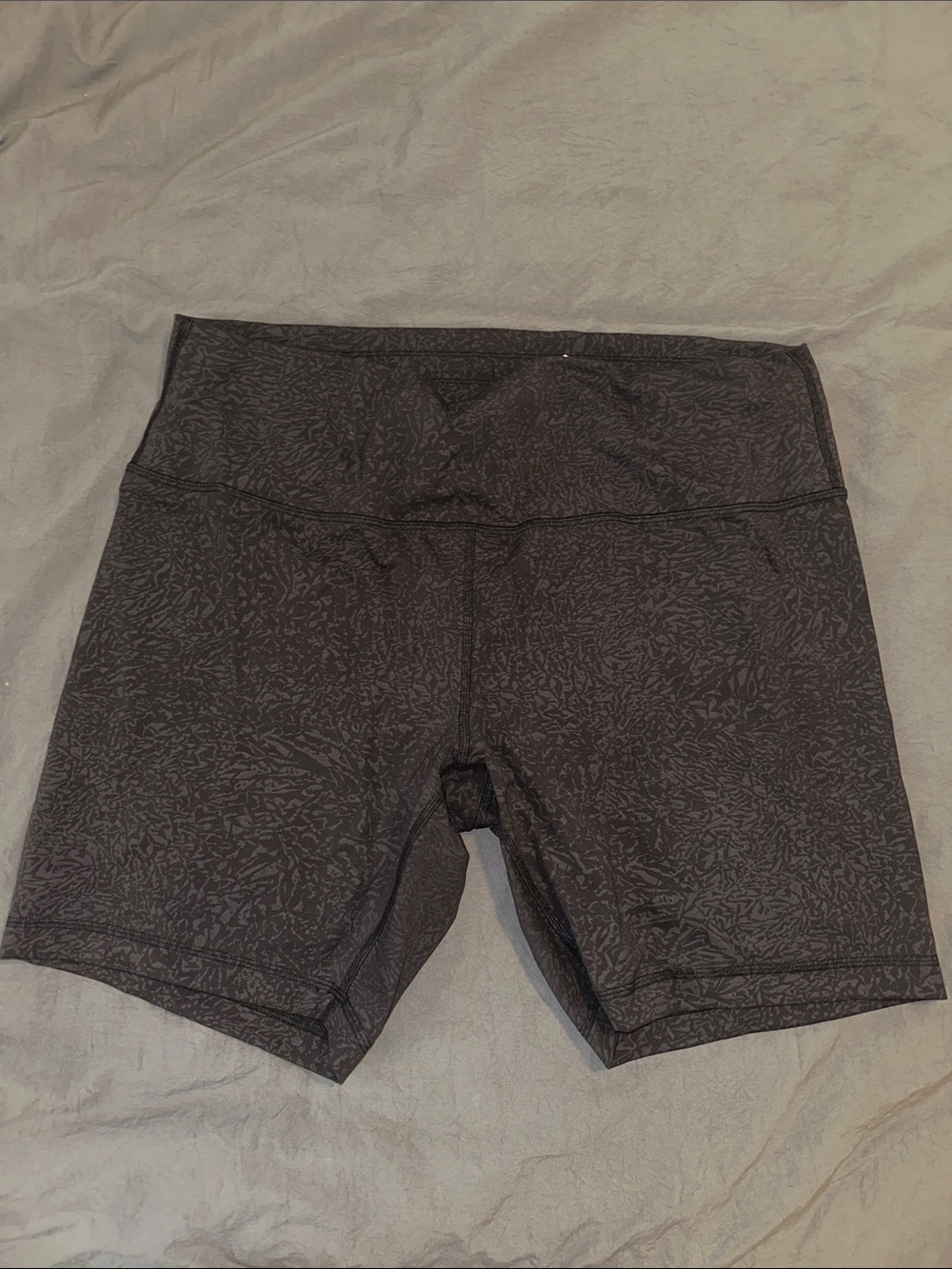 lululemon athletica Black Subtle Print Wunder Train Bike Shorts - 8 inch